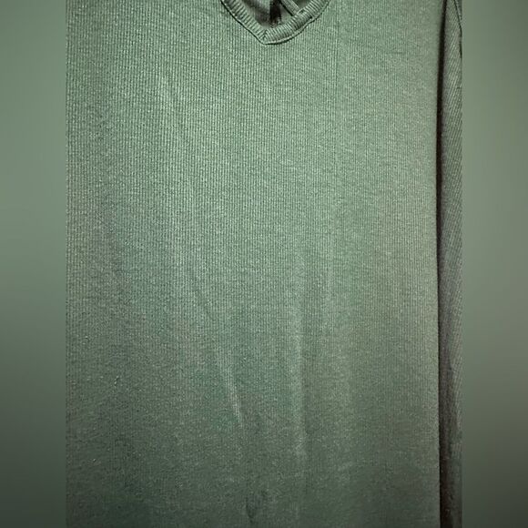 Maurices 24/7 Lattice Tank. Green Blue Teal Flowy Cutout (639) - Picture 2 of 5